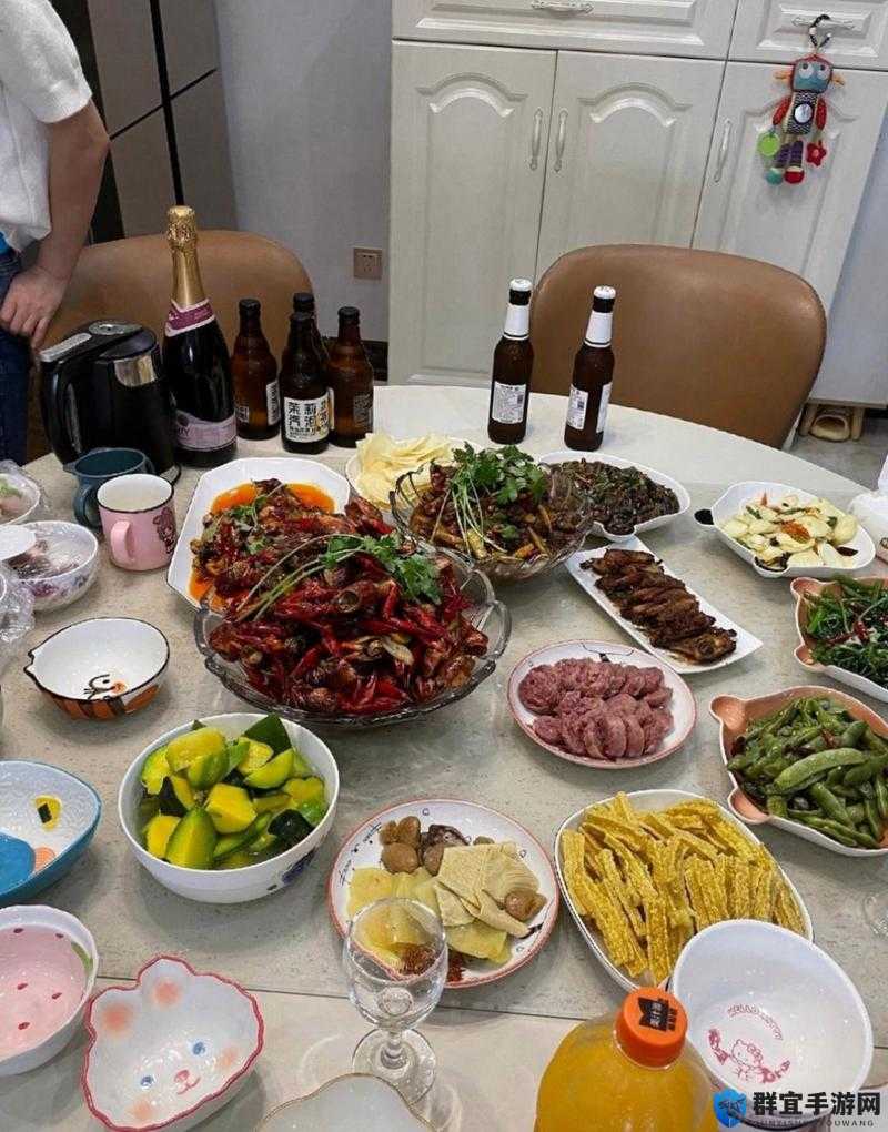 老公邀请闺蜜来家吃饭，我该如何应对？
