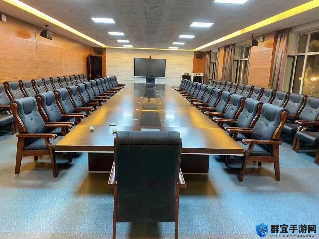 开会在桌子下反正他们看不见：这种行为究竟对不对呢