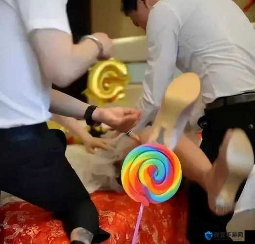 美女脱了内裤打开腿让人羞羞软件:满足你无尽遐想