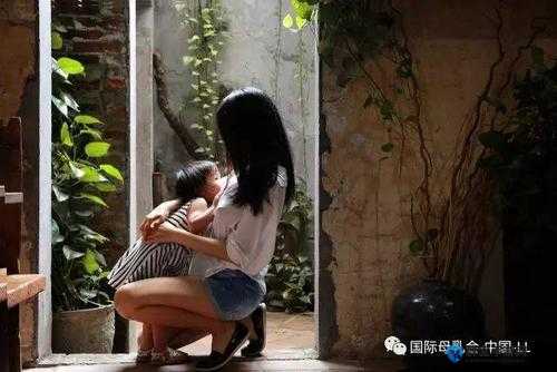 人妻母乳上司：职场中的别样风情与挑战