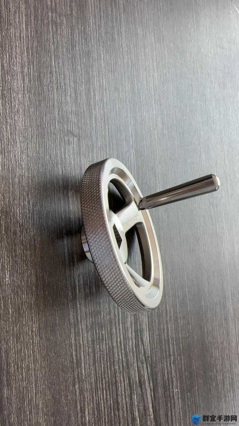 钢手轮×c 图片：展现独特机械结构与精湛工艺之美