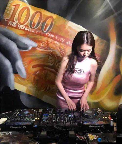 日本顶级 rapper 潮水老娘:展现独特音乐风格与舞台魅力