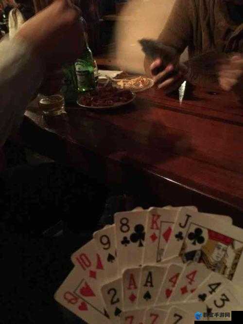 打扑克又叫又嗨：欢乐无限的牌局时光难以忘怀