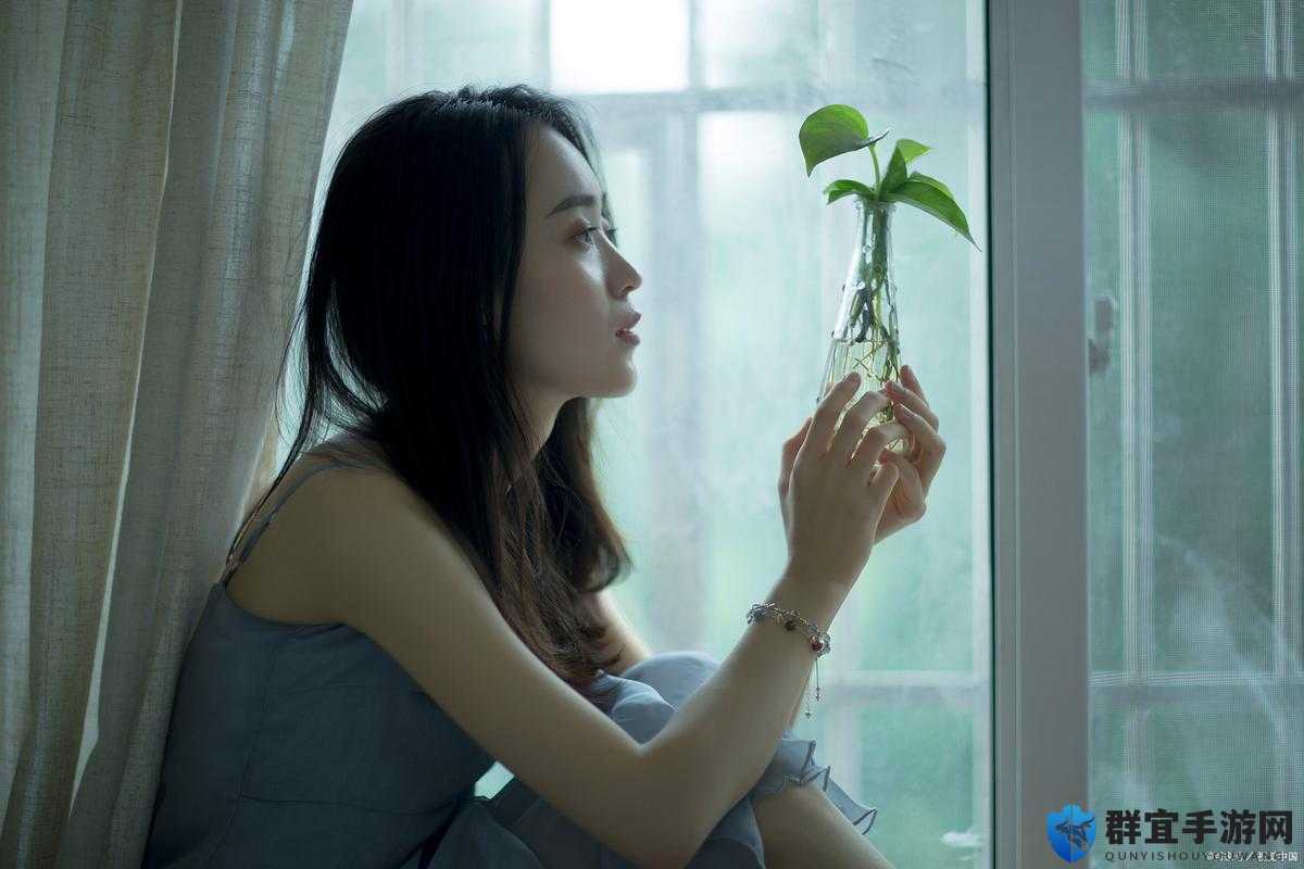 灌水按压肚子哭泣引发的情感宣泄与内心挣扎