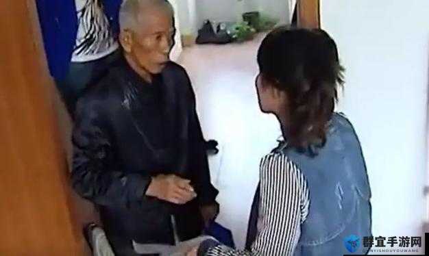 离婚后回娘家陪爸爸睡:父女间别样的陪伴时光