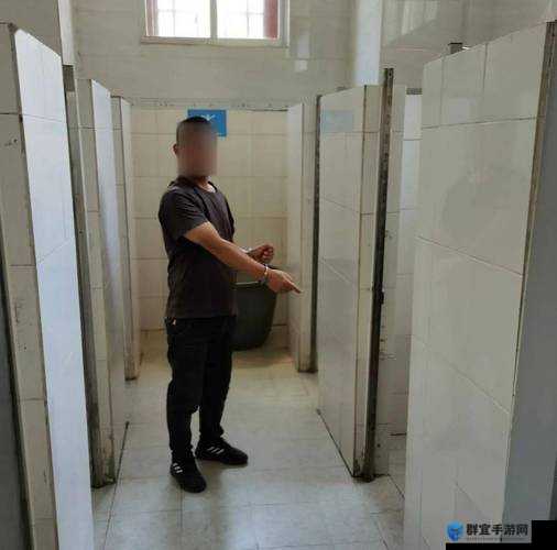 男子厕所媮拍女性被发现，竟还威胁女生：你等着，我有你的照片