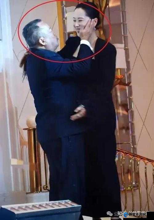 被摸脸后，男生的理由竟然是……