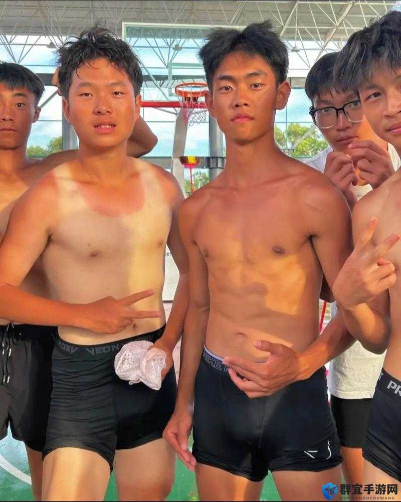 黑皮体育生体育学校体能训练：汗水与力量的较量
