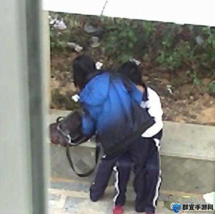 蹭来蹭去车：女同学的神秘行为引发的校园悬疑