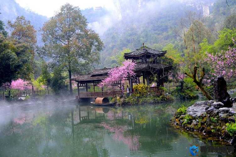 一处桃源千人品两片红唇万客来：打造独特风情招揽万千宾客