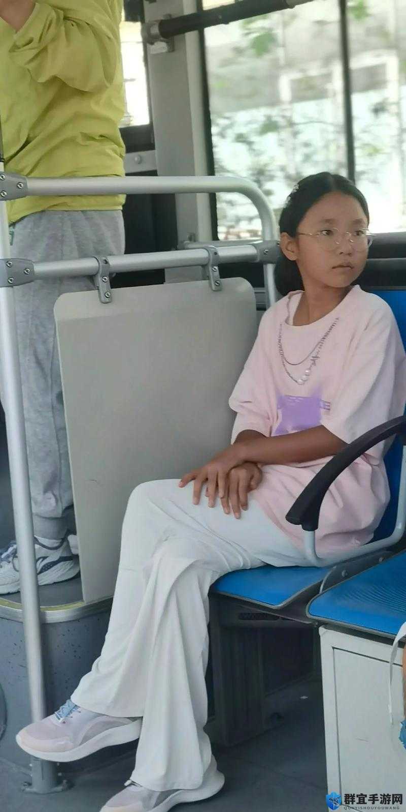 小孩子半夜喂别人吃钢筋的惊人行为：家长如何应对与预防类似事件发生？