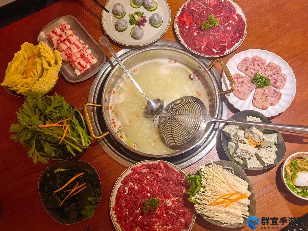 沈娜娜苏清歌团圆火锅：家庭聚餐的温馨选择，品味独特火锅风味
