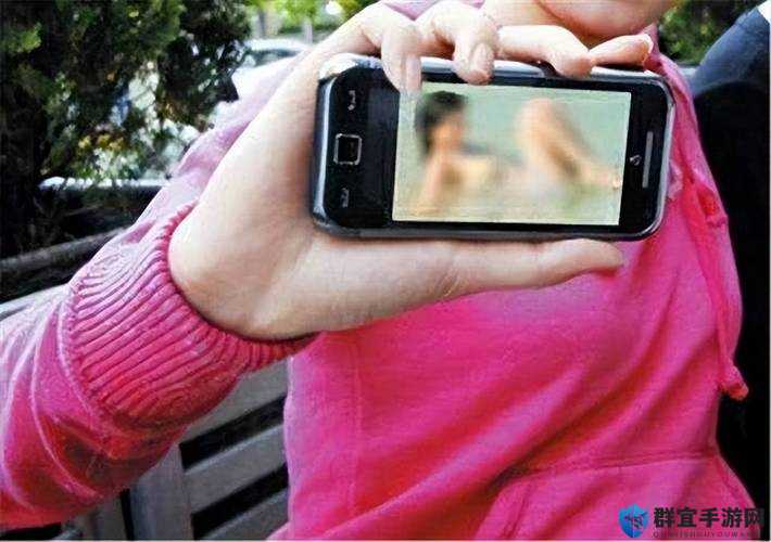 偷窥中国女人APp3引发热议：隐私保护与网络安全如何平衡？