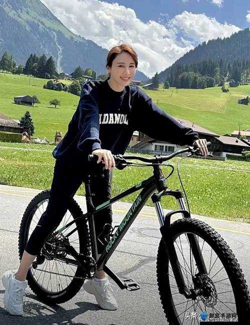 老女人一边做爰的独特生活态度：如何在忙碌中保持自我与情感的平衡？