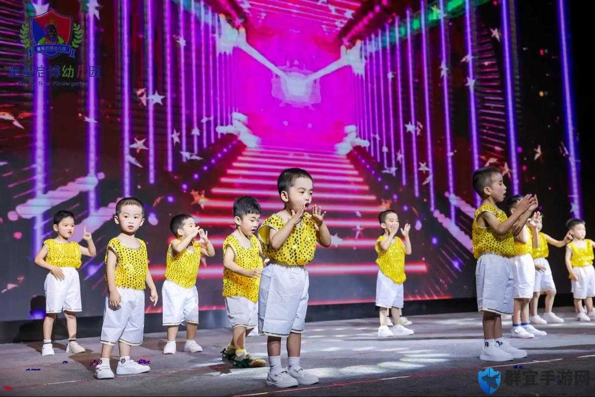 三个小男孩儿上火舞舞蹈视频大全：精彩表演合集，展现童真与活力的完美融合