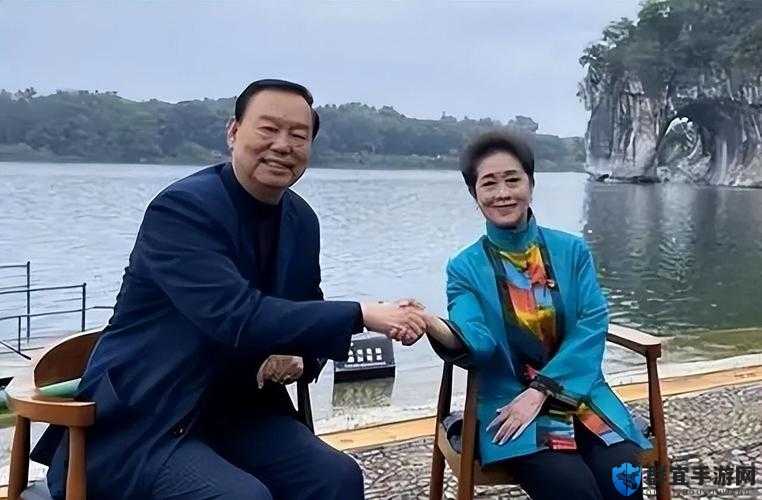 90 岁老奶奶坚持照顾 60 岁患病邻居小刘 5 年，背后原因令人泪目