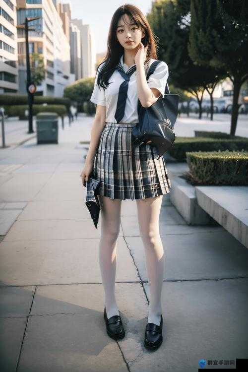 日本强 18 19 岁少女私密视频流出，究竟是谁在媮拍？
