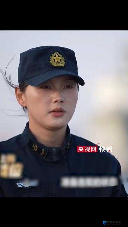 女兵班长究竟是男生还是女生？这一问题引发众人好奇与探讨