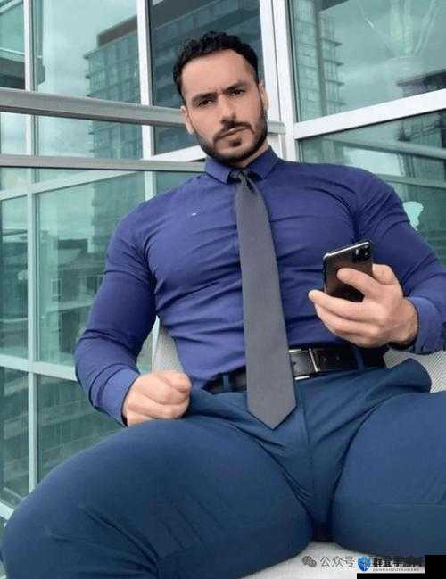 猛男 FreeGayPiCSKC 是谁？他的照片为什么这么火？