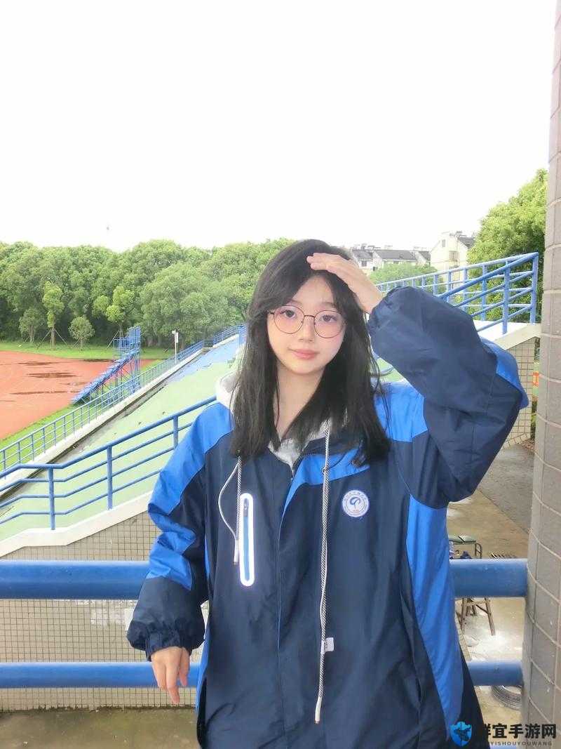 高中女学生被cao日常：校园生活背后的真实故事与成长挑战