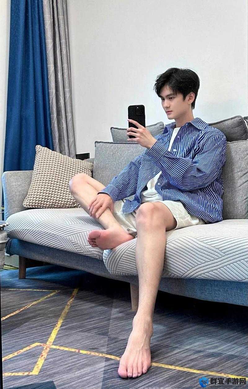 国产 Chinese 男男 Galaxy 究竟有何独特魅力?引发全网热议的焦点所在