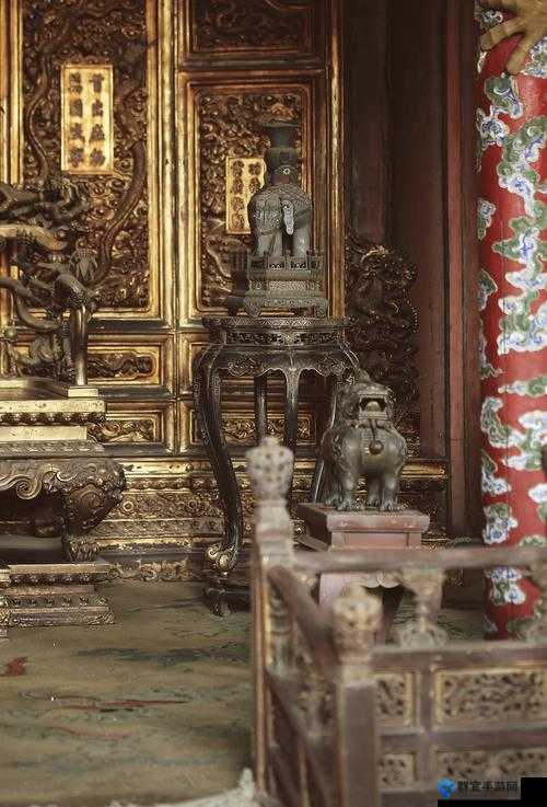 皇上上朝被迫坐带有玉势的龙椅：揭秘古代宫廷权力斗争的隐秘细节