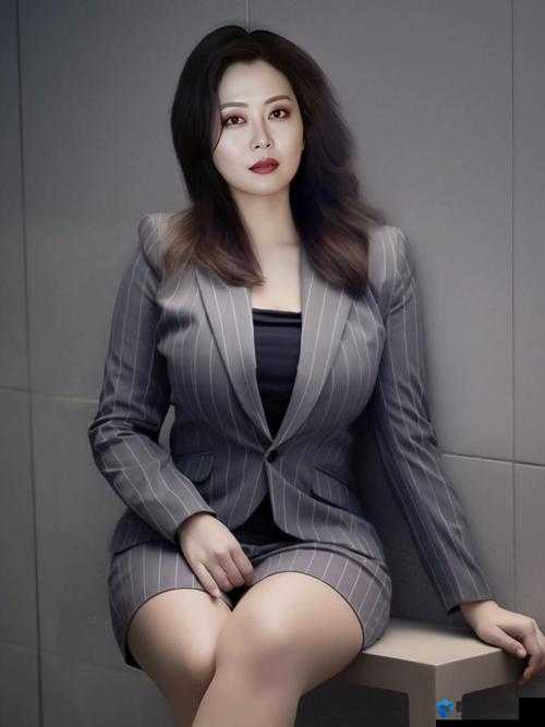 探索中国丰满熟女ⅩXX的魅力：成熟女性的独特风采与自信表达