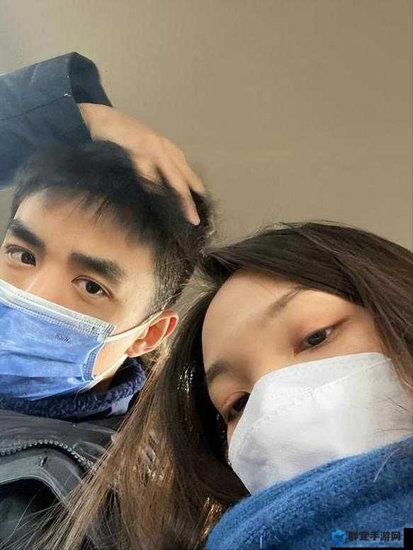 网恋奔现后的疯狂夜：他吻遍我全身每一寸肌肤