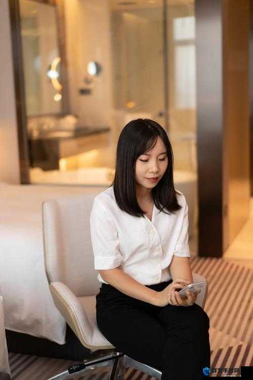 女员工的滋味：那个擦肩而过的下午