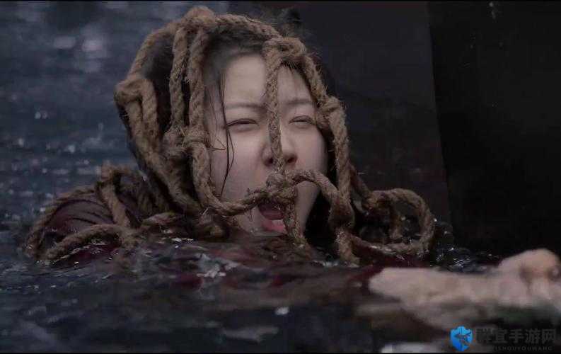 渔女被主人扒下裤子打屁股！海边秘情往事揭开人性枷锁